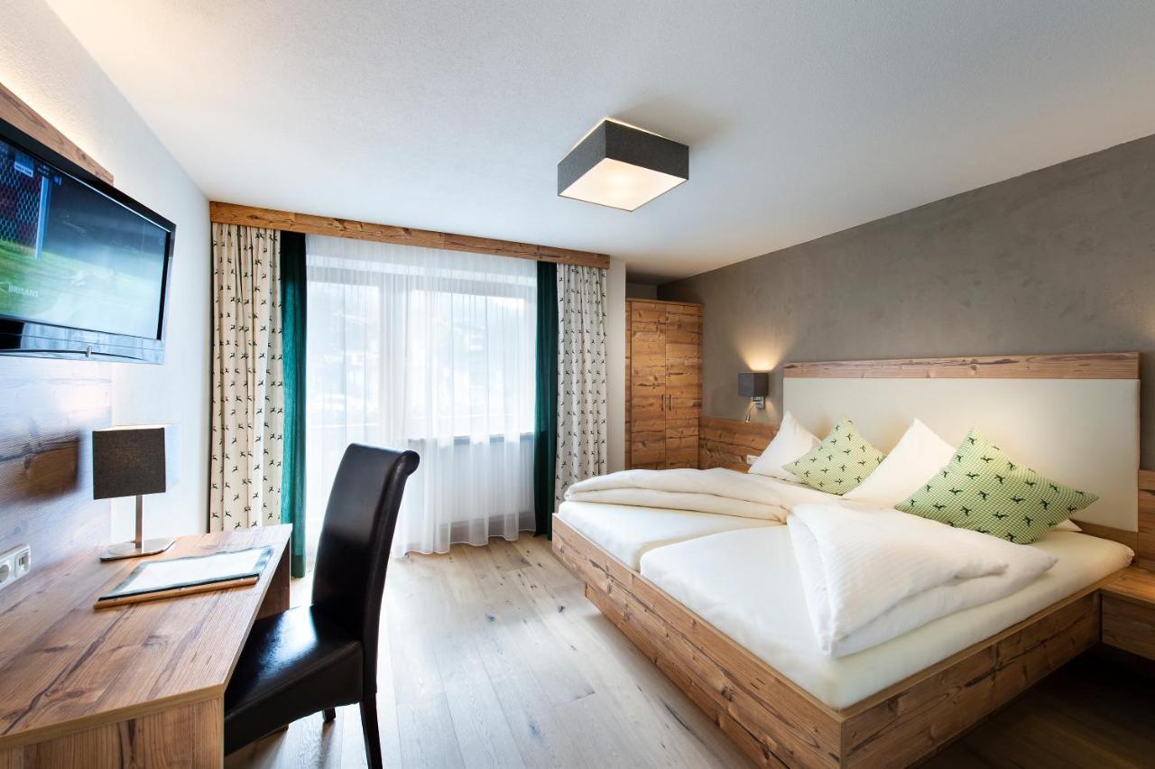 Hotel Hubertushof Lermoos Esterno foto